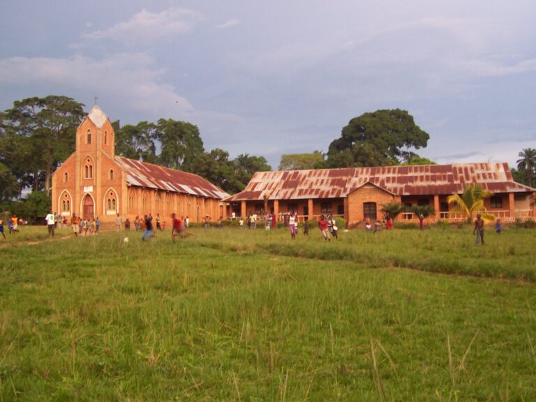 kościół i dom misyjny w lukolela